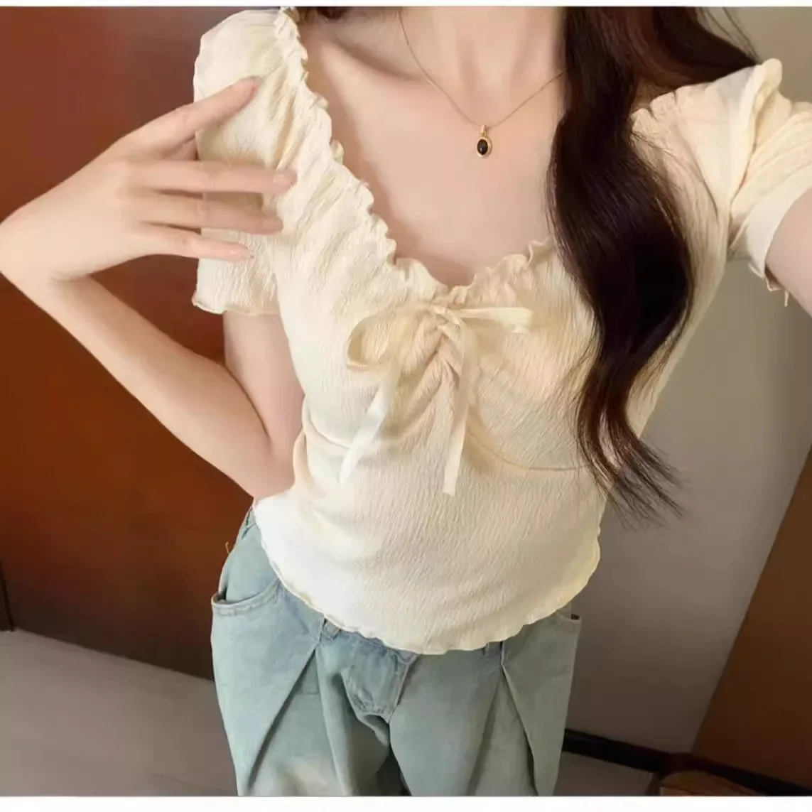 Новая летняя женская укороченная футболка с v-образным вырезом и шнурком