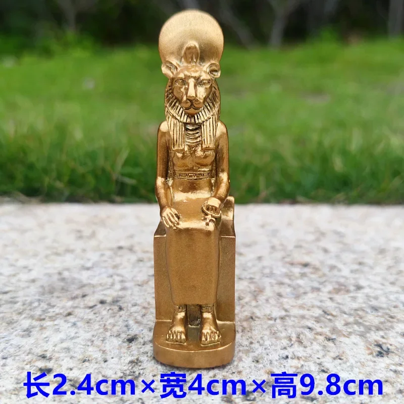 

Золотая статуэтка сфинкса из смолы