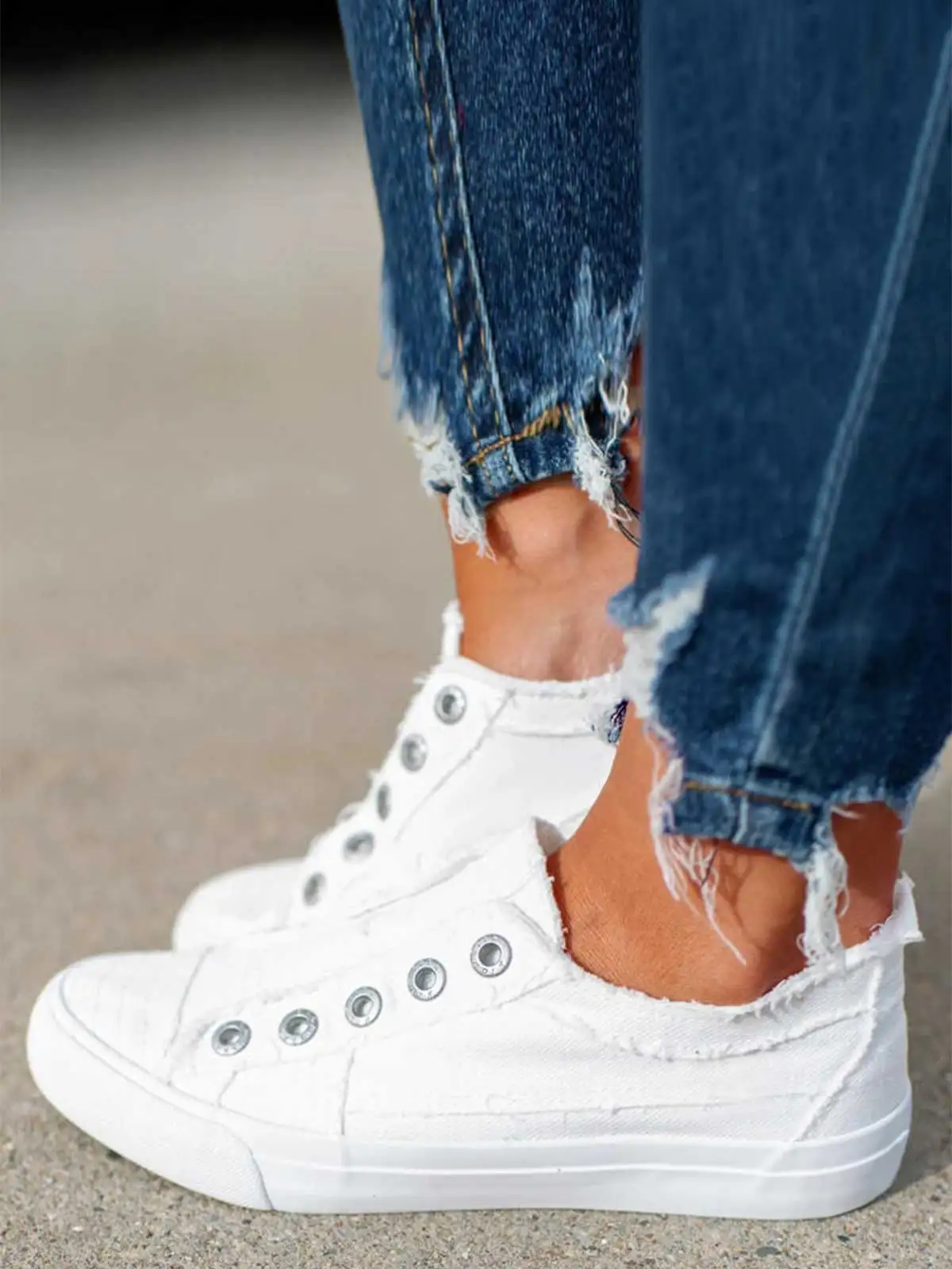 Women Slip On Round Toe Flat Canvas Sneakers Platform Canvas Shoes  Classic Solid Lace-up Sneakers Outdoor Walking Shoe