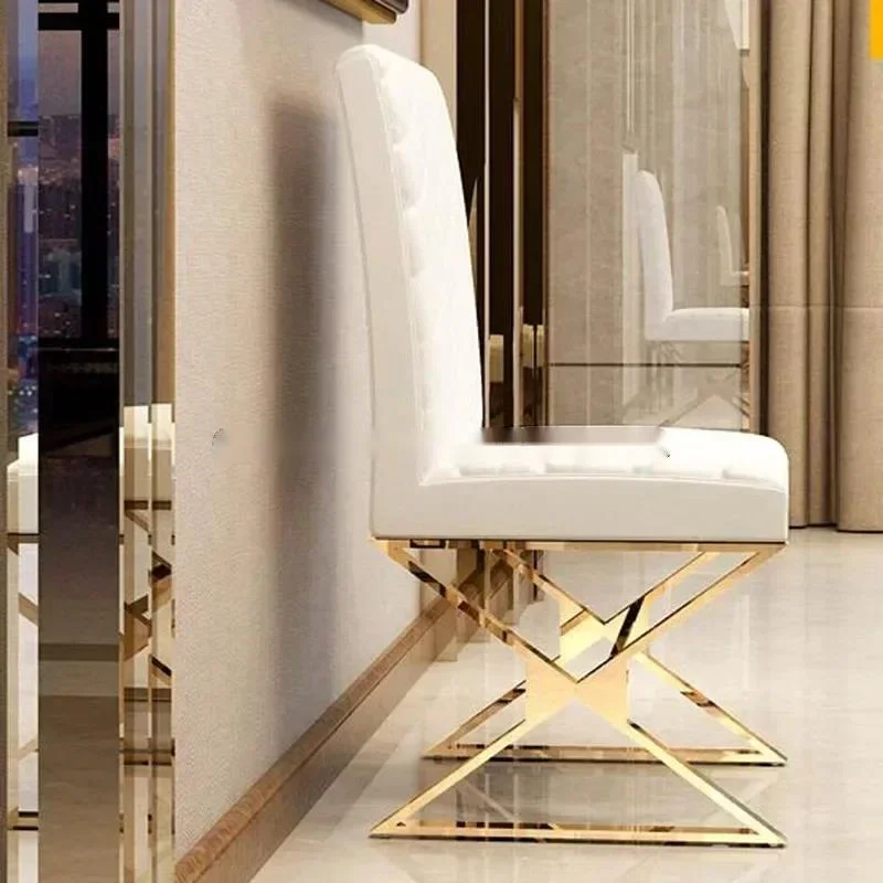 Набор из 4 обеденных стульев с золотым каркасом нержавеющей стали кожаная спинка