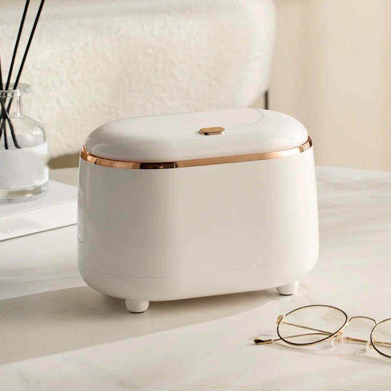 

Пластиковый настольный мусорный бак