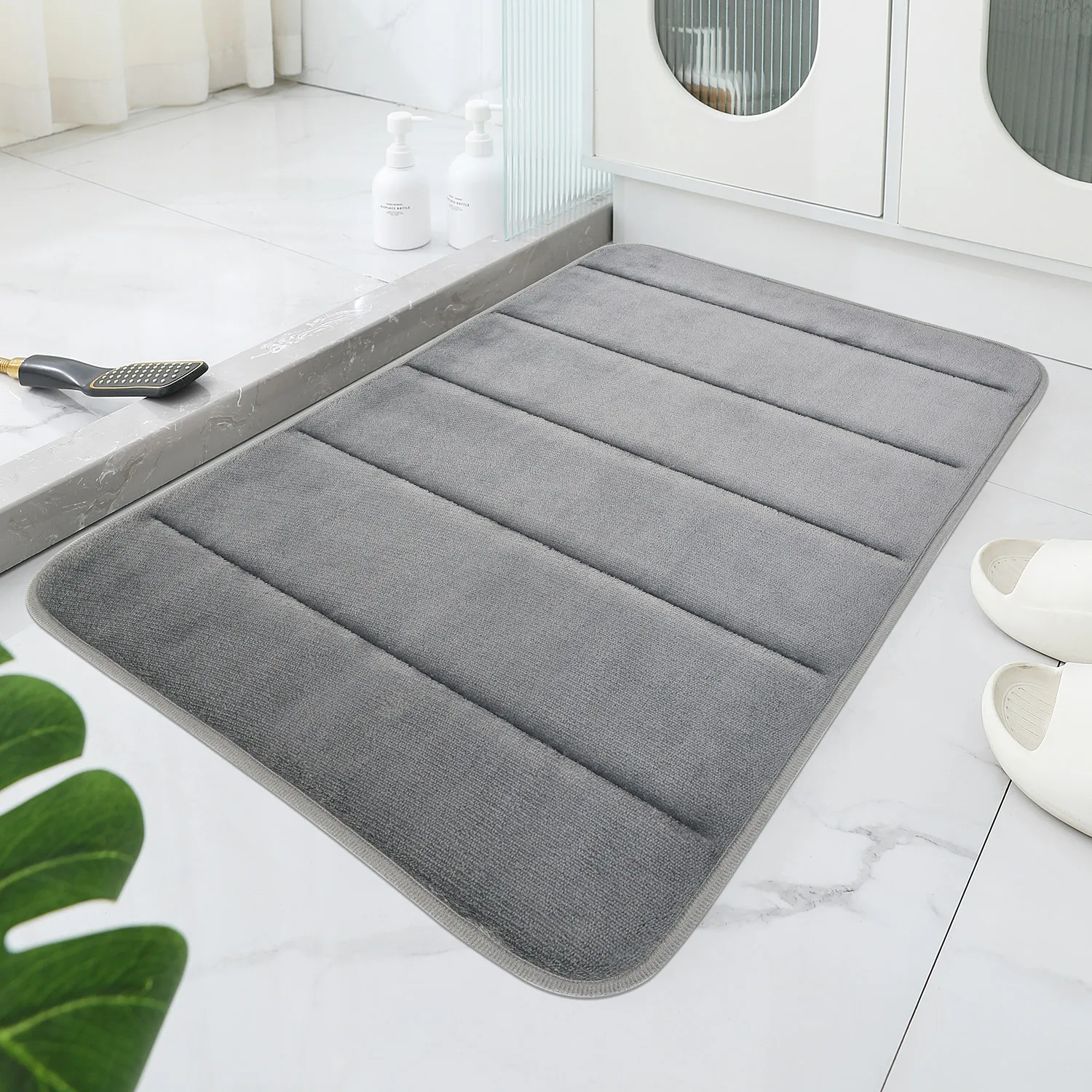 

Водонепроницаемый бархатный коврик для ванной Coralline