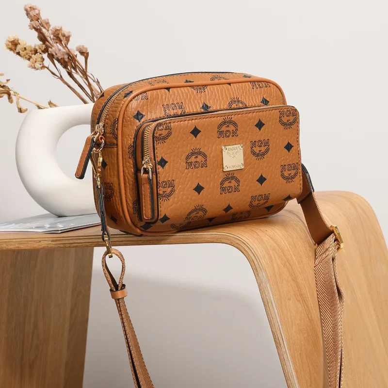 Counter temperament camera female bag 2023 new Korean version of microfiber skin presbyopia single shoulder cross-body bag