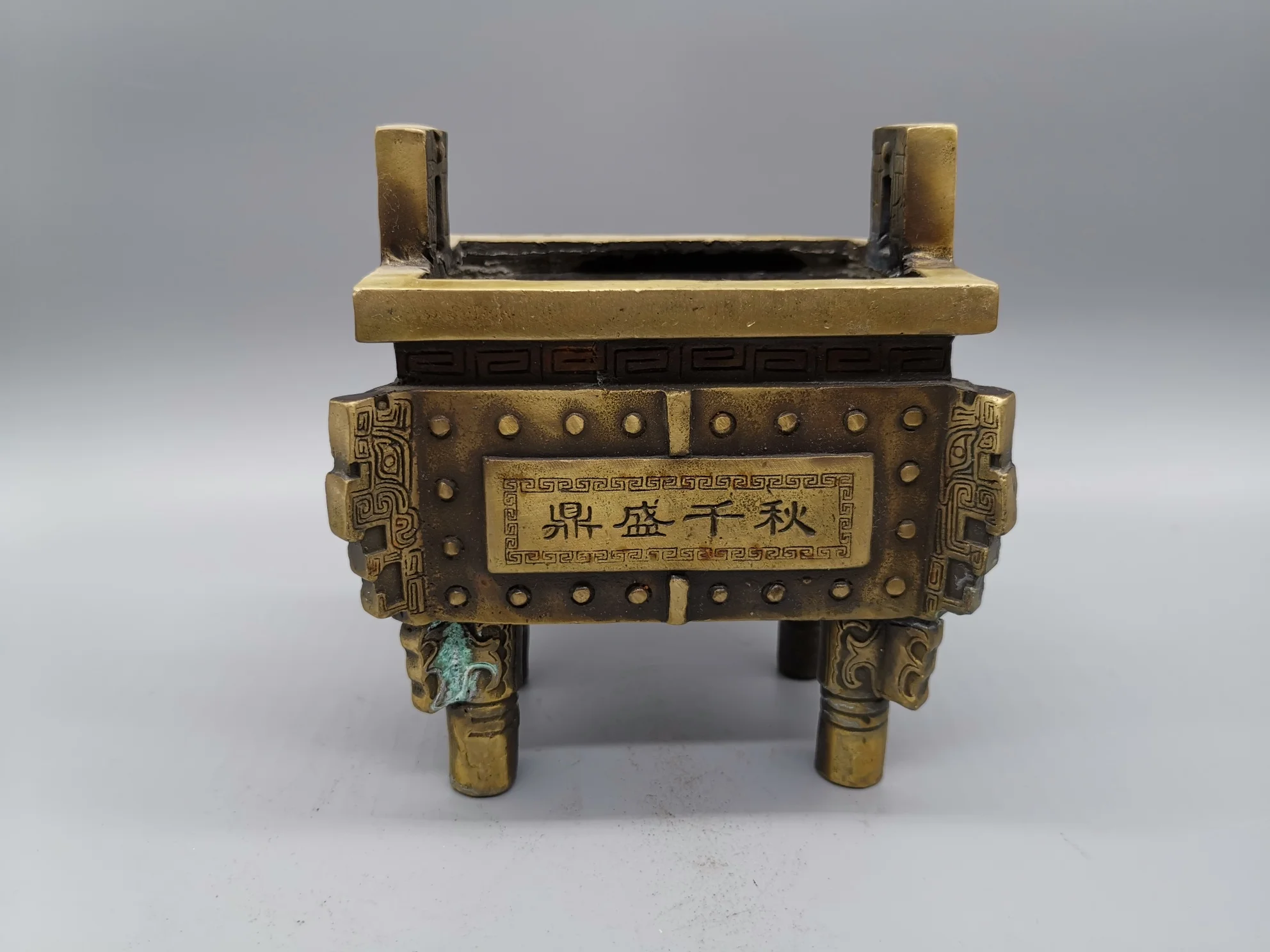 

Медная статуя из чистой меди, Процветающая курильница Qianqiu, декоративная курильница Tongding, курильница с квадратным штативом, украшение