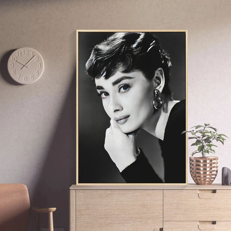 

Black and White Figure Hepburn Poster Retro Poster Mural Women's Clothing Store Clothes Shop Mural Decoration Painting Hanging P