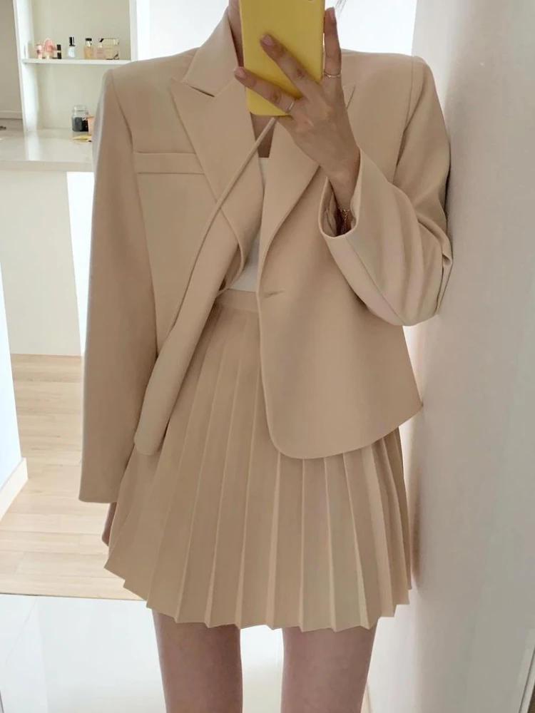 

Женский костюм с блейзером в Корейском стиле на весну и лето, укороченная куртка с длинными рукавами + мини-плиссированная юбка, комплект из ...