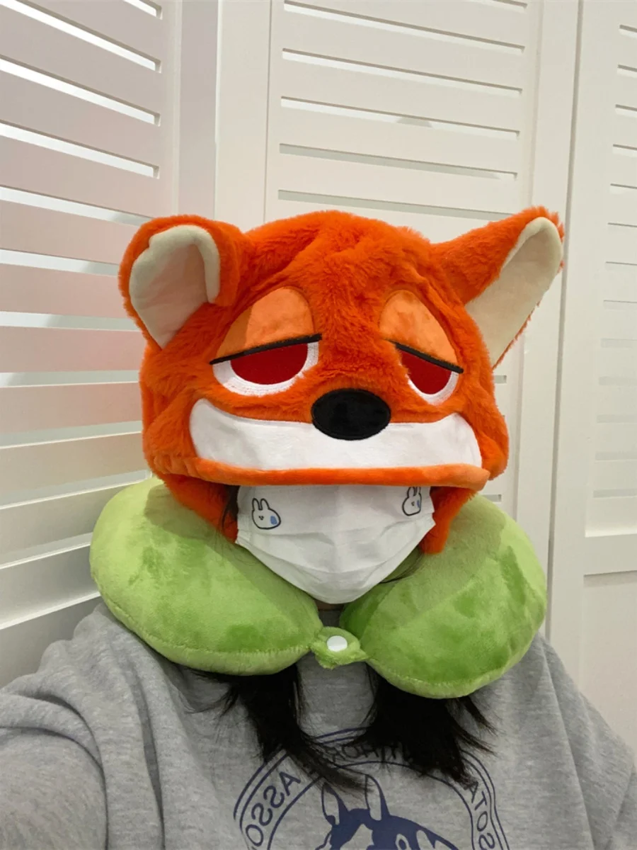 Подушка для шеи с капюшоном мультяшным рисунком