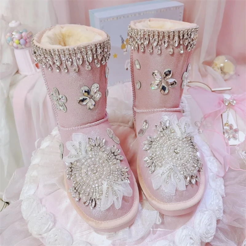 

Mid-tube short boots, cowhide, wool, and fur in one handmade DIY diamond-encrusted flower plus velvet thickened flat boots 35-40