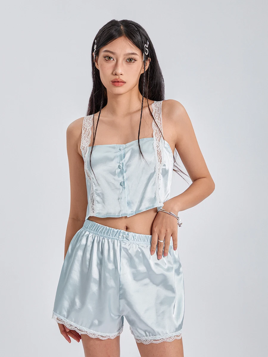 

Пижамный комплект женский кружевной из топа без рукавов и шортов с эластичным поясом