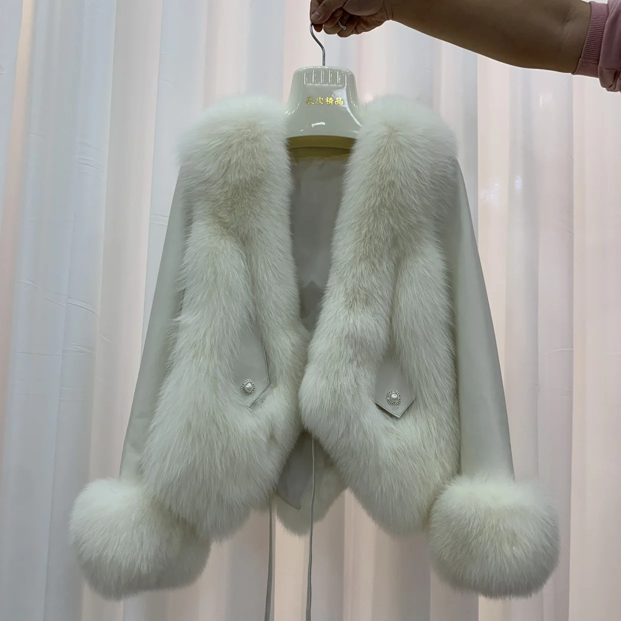 Winter Whole Fox Fur Coat Women Luxury Women's Long Sleeve Fur Coat Fur Integrated Jacket for Women Winter Fashion Young Ladies