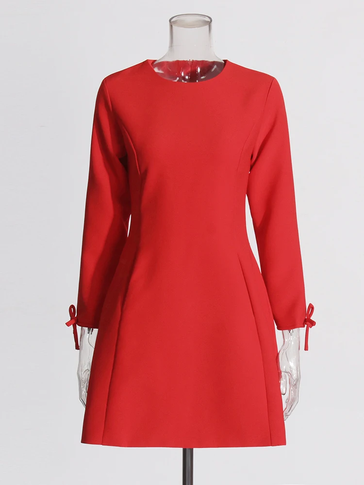 Женское однотонное платье с бантом TWOTWINSTYLE