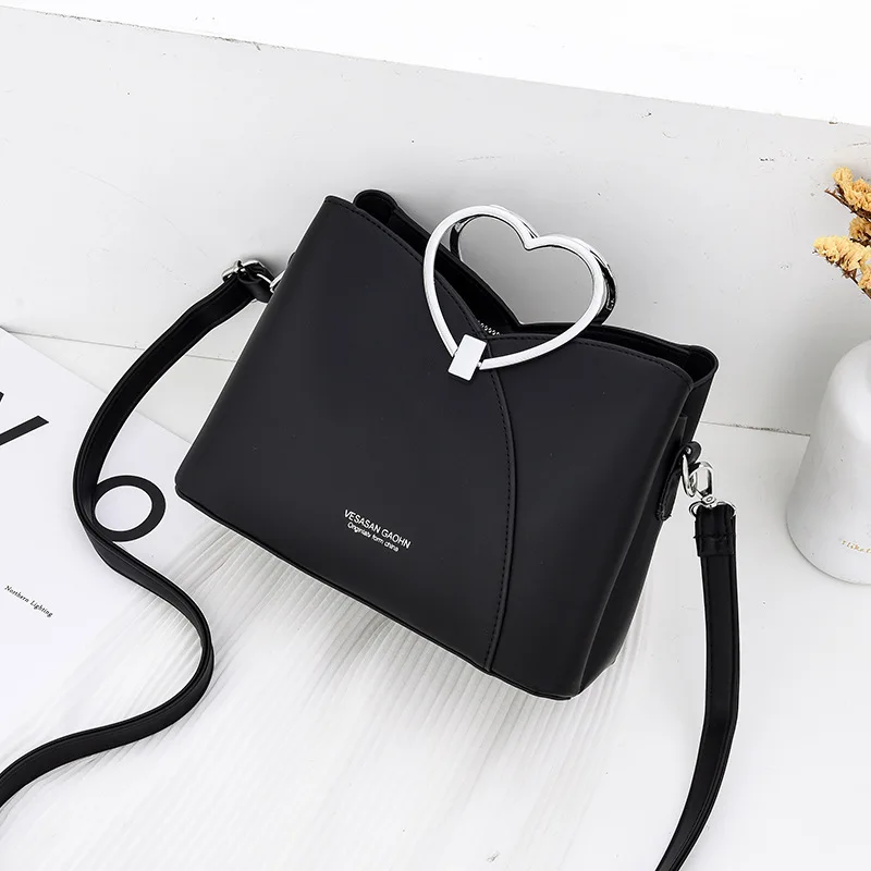 

Women's bag 2022 new trendy fashion net red love handbag simple and generous commuter shoulder messenger bag