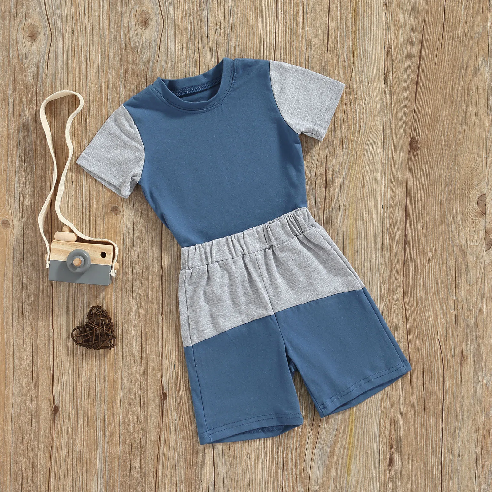 Детский комплект из футболки и шортов Модный Цветной топ с коротким рукавом