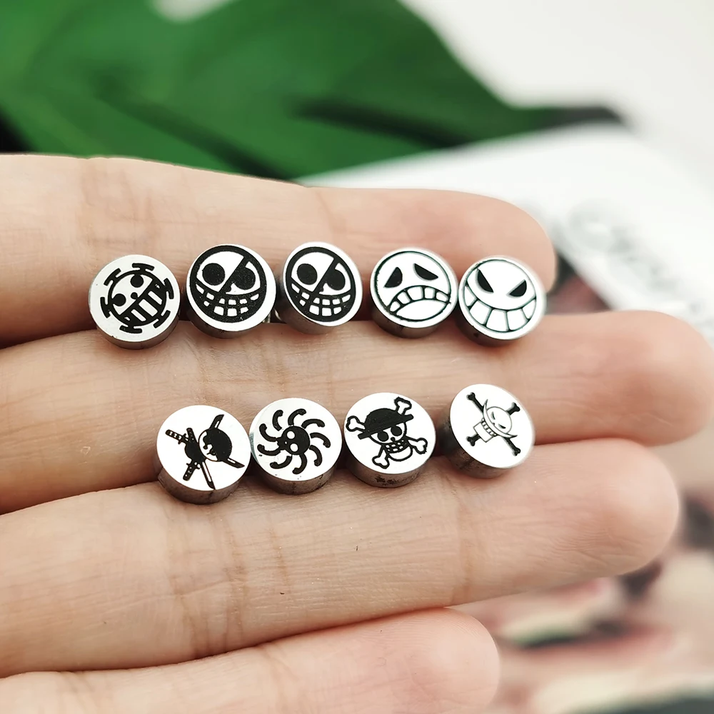 Купи Titanium Steel Earrings Fan One Pair Cosplay Props Jewelry Accessories Character Ace Sauron Whitebeard Stud Anime Favorite Gift за 119 рублей в магазине AliExpress