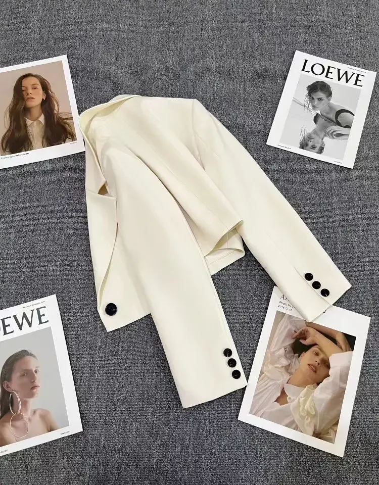 Рисунок 2 - Женский пиджак с длинным рукавом