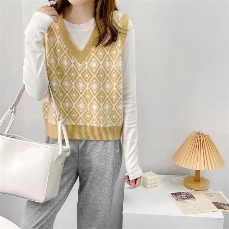 

Тонкий вязаный жилет (Новинка осени 2022 для женщин, корейский Модный трикотажный свитер внутри