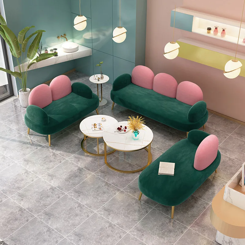 

Диван Loveseat в европейском простом офисном салоне красоты, диван для отдыха