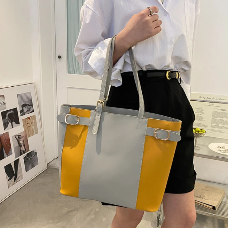 Commuting Large-capacity Tote Bag Women's Armpit Bag Hand-held Shoulder Bag High-quality Large Bag Spring New Designer Bag