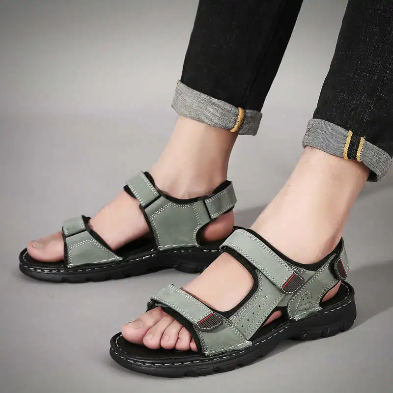 

Shues Men's Slippers Youth Casual Leather Shoes Dad Nurse Clogs Flats High-Heeled Sandals Designer Luxury 2022 Tennis Suits For