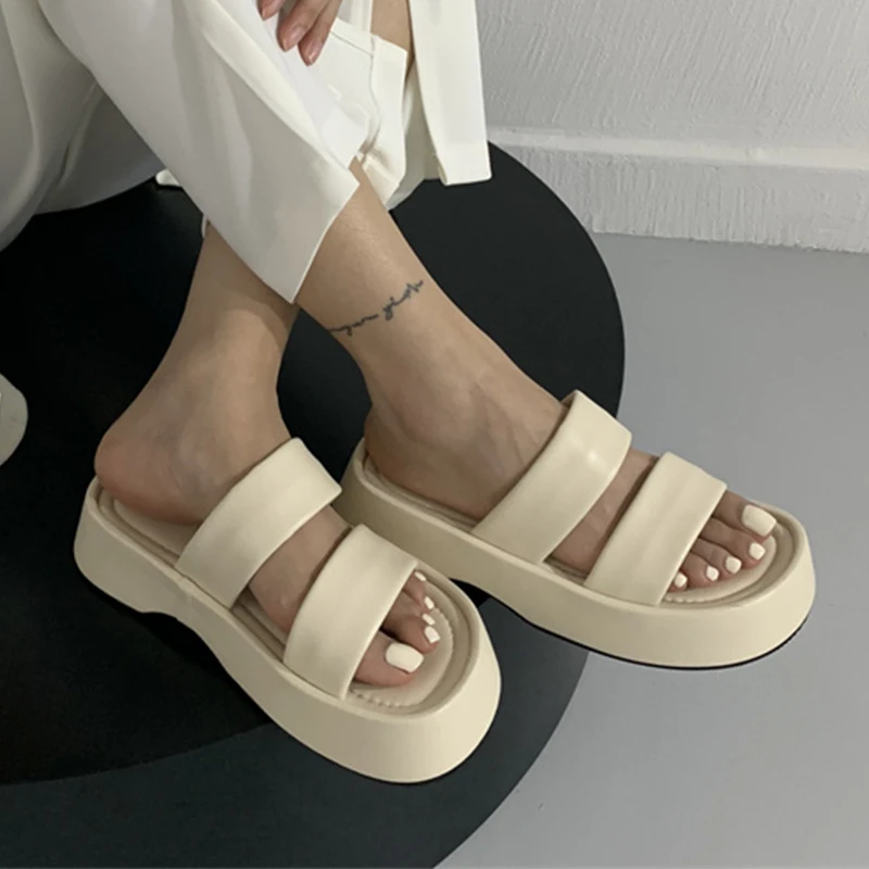 

Flats Women Slippers Beach Summer Sandals 2023 New Trend Designer Casual Shoes Ladies Flip-flops Slingback Slides Femme Zapatos