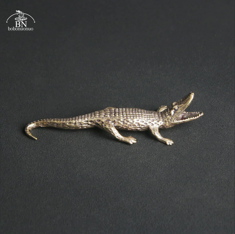 

Copper Crocodile Mininature Figurines Mini Home Desk Decorations Brass Incense burner Office Decor Statues Holiday Gifts