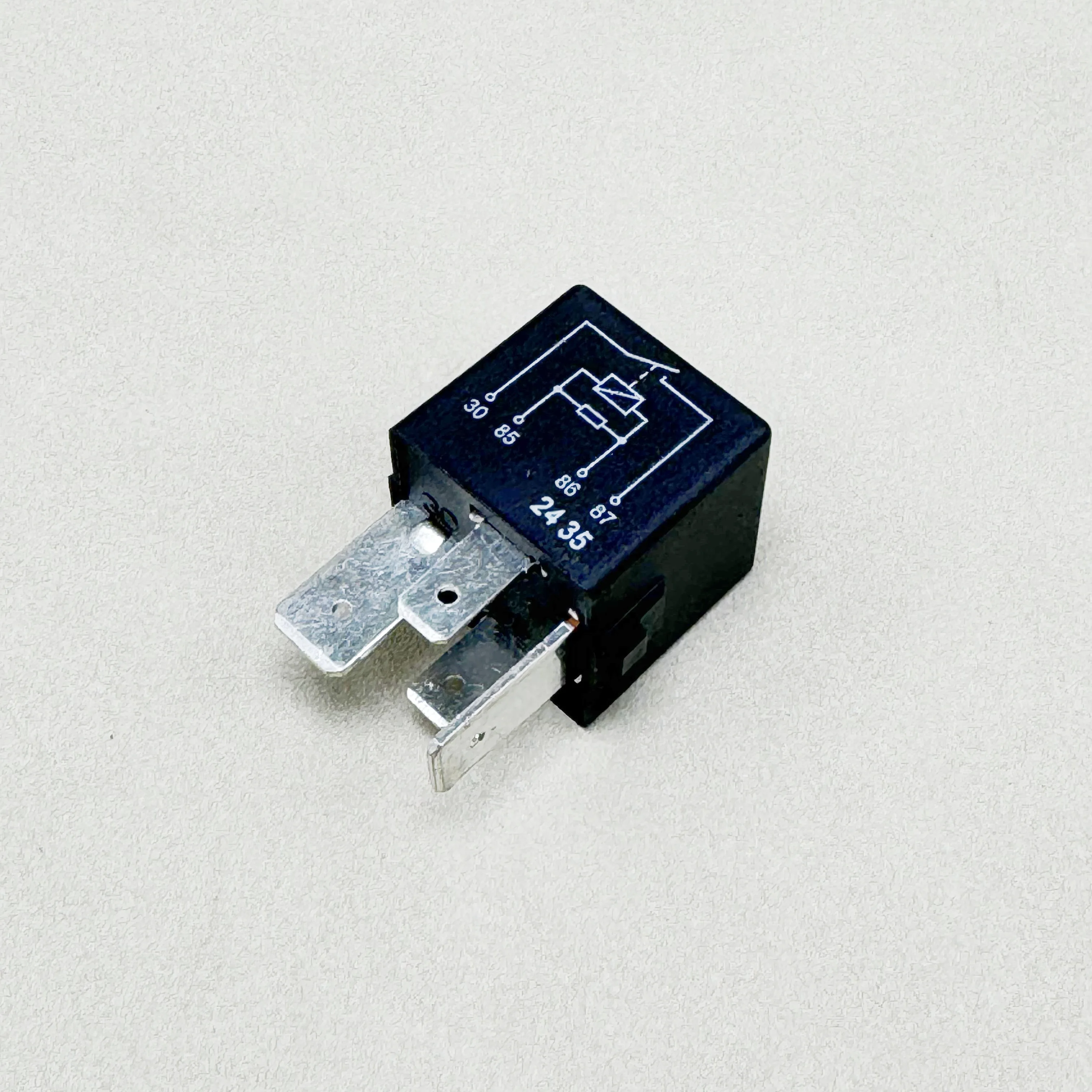 Фото Реле блока управления двигателем 460 ECU 1K0951253A для VW Golf Jetta MK5 Passat B6 Touran Tiguan Audi A3 TT R8 Skoda 1K0 951 253A №2
