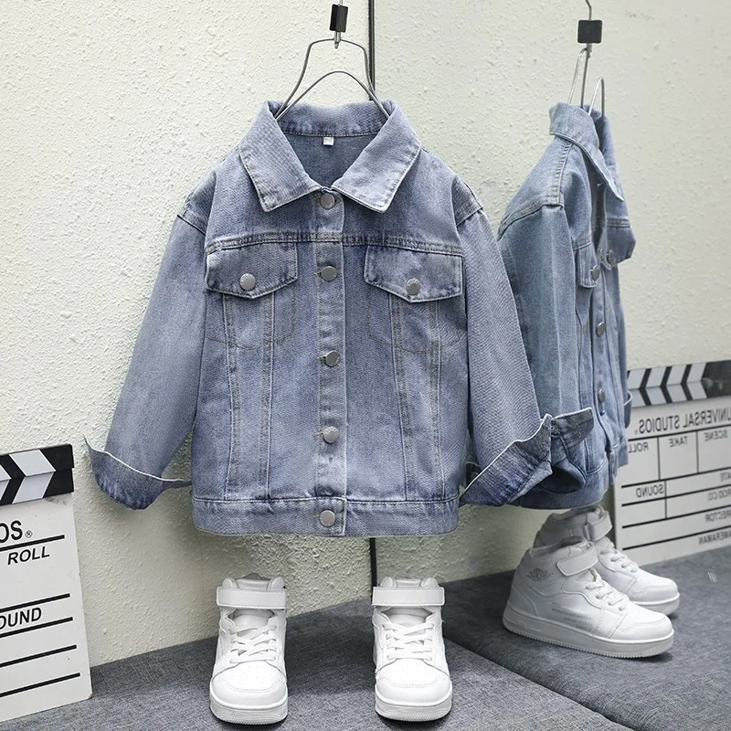 Женская джинсовая куртка с отложным воротником и длинным рукавом