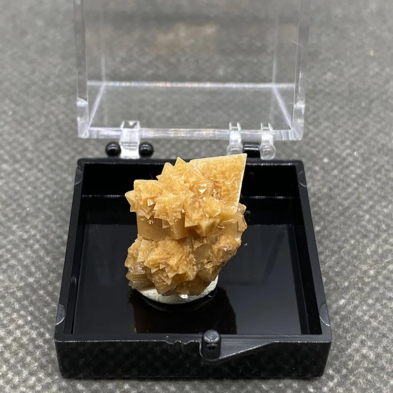 

100% натуральный апельсиновый кальцит, грубый минерал, целебный кристалл, драгоценный камень, украшение для дома + размер коробки: 35*35*35 мм