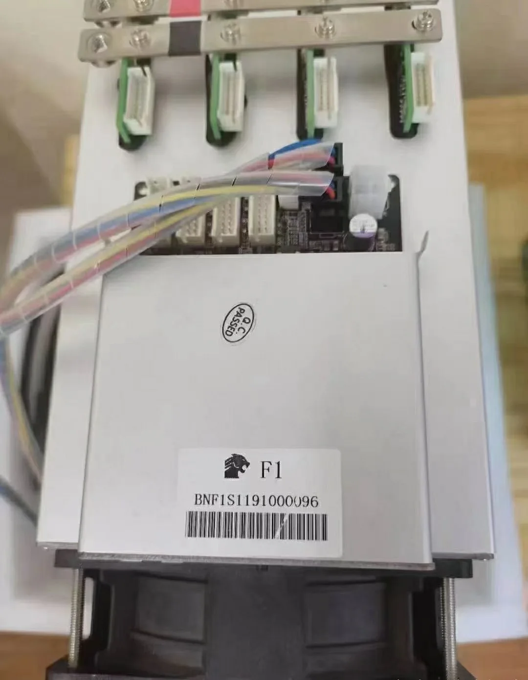 

Машина для майнинга биткоинов б/у Cheetah F1 24T ASIC Горная