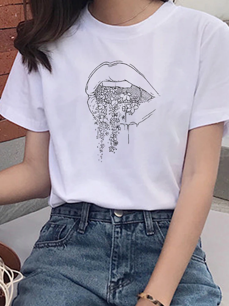 

Футболка женская с коротким рукавом, Повседневная модная Свободная рубашка с принтом и круглым вырезом, с мультяшным принтом, на лето