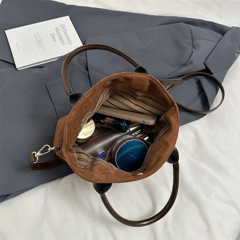 Пригородные сумки с верхней ручкой для женщин искусственная замша коричневая