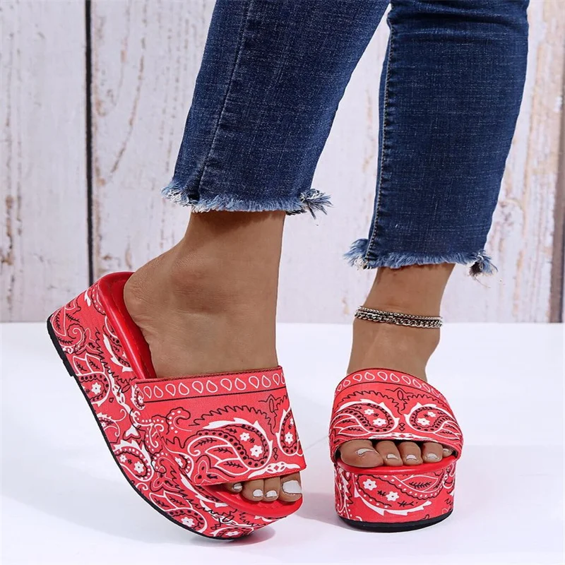 2023 Spring/summer Women New High-heeled Thick-soled Casual All-match Graffiti Style Slippers Large Size Outdoor Beach Sandals