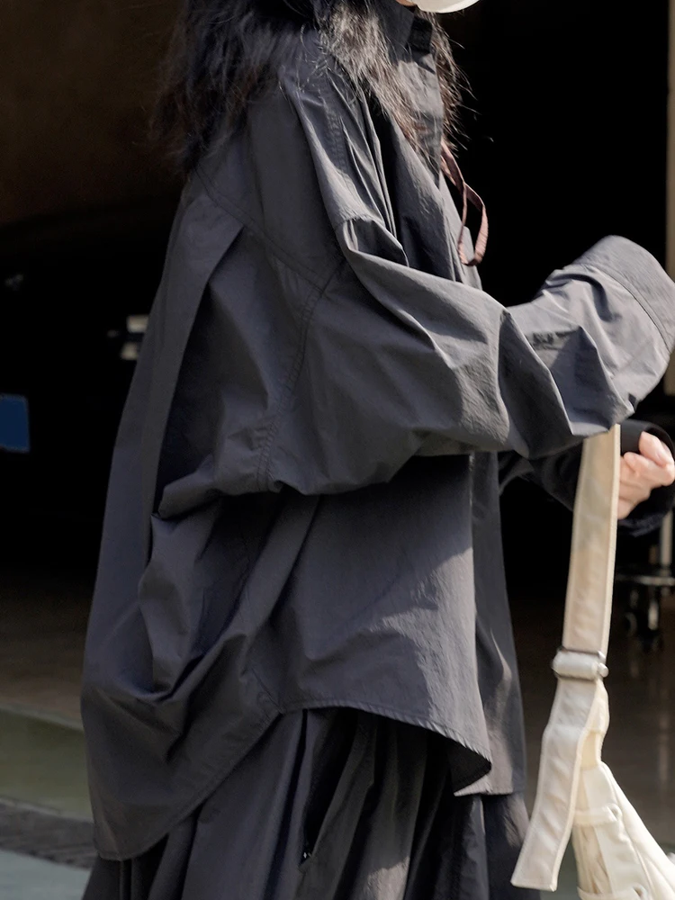 [EAM] Женская короткая повседневная блузка цвета хаки с карманами большого размера