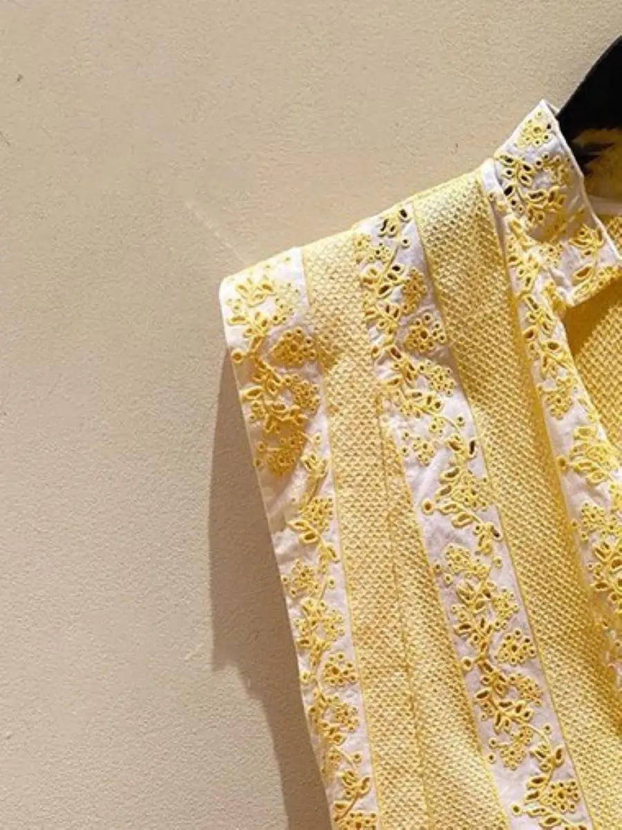 

Women's Floral Embroidery Hollow Out V-Neck Sleeveless Holiday Mini Dress