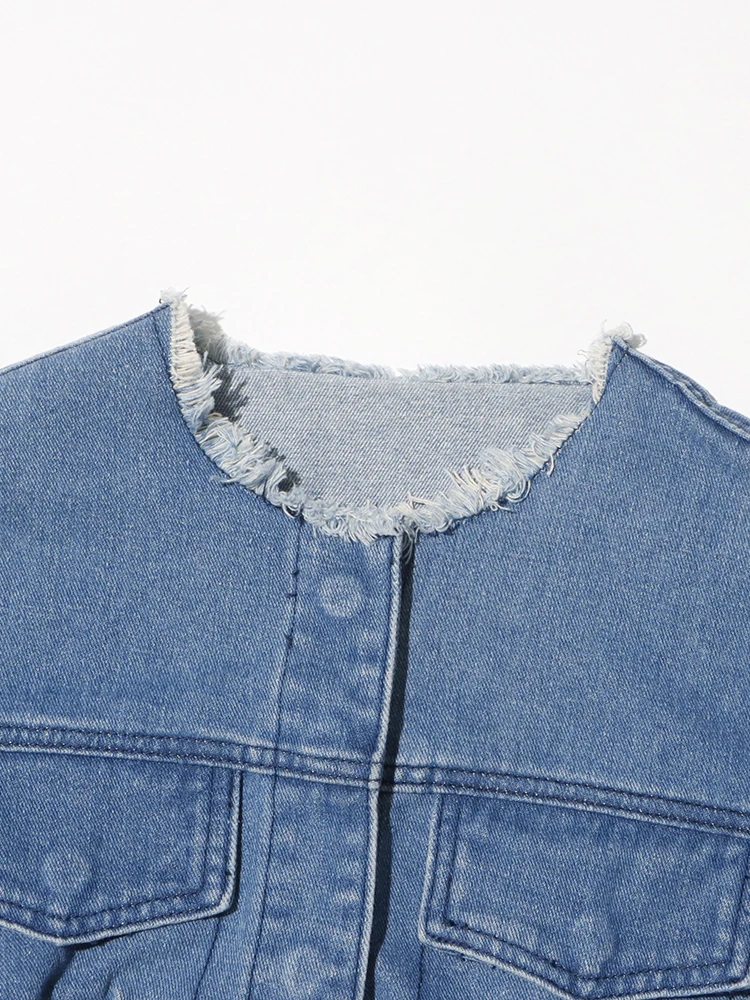 Куртка женская джинсовая однобортная с круглым вырезом и длинным рукавом