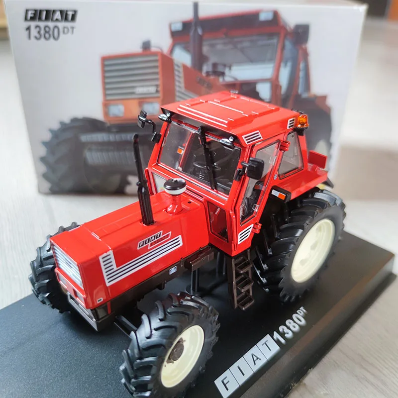 

1/32 для сельского хозяйства ФИАТА 1380 Dt, линейная сборка, без застежек