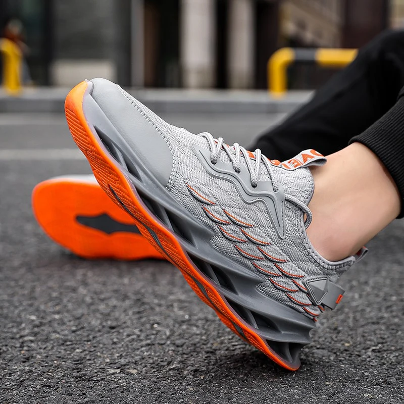 New Men's Running Shoes Outdoor Jogging Sport Shoes Male Sneakers Breathable Gym Sneakers Men Athletic Shoes Solid Black White