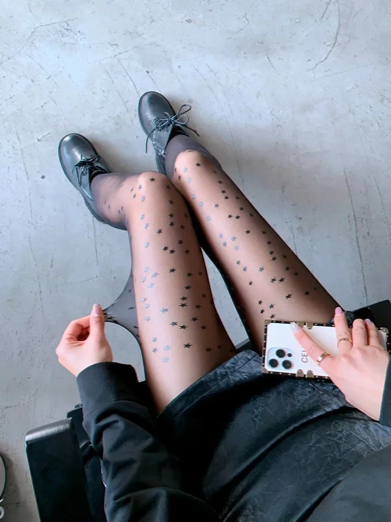 Тот же тип черных чулок с принтом звезд и буквами сексуальные ультратонкие