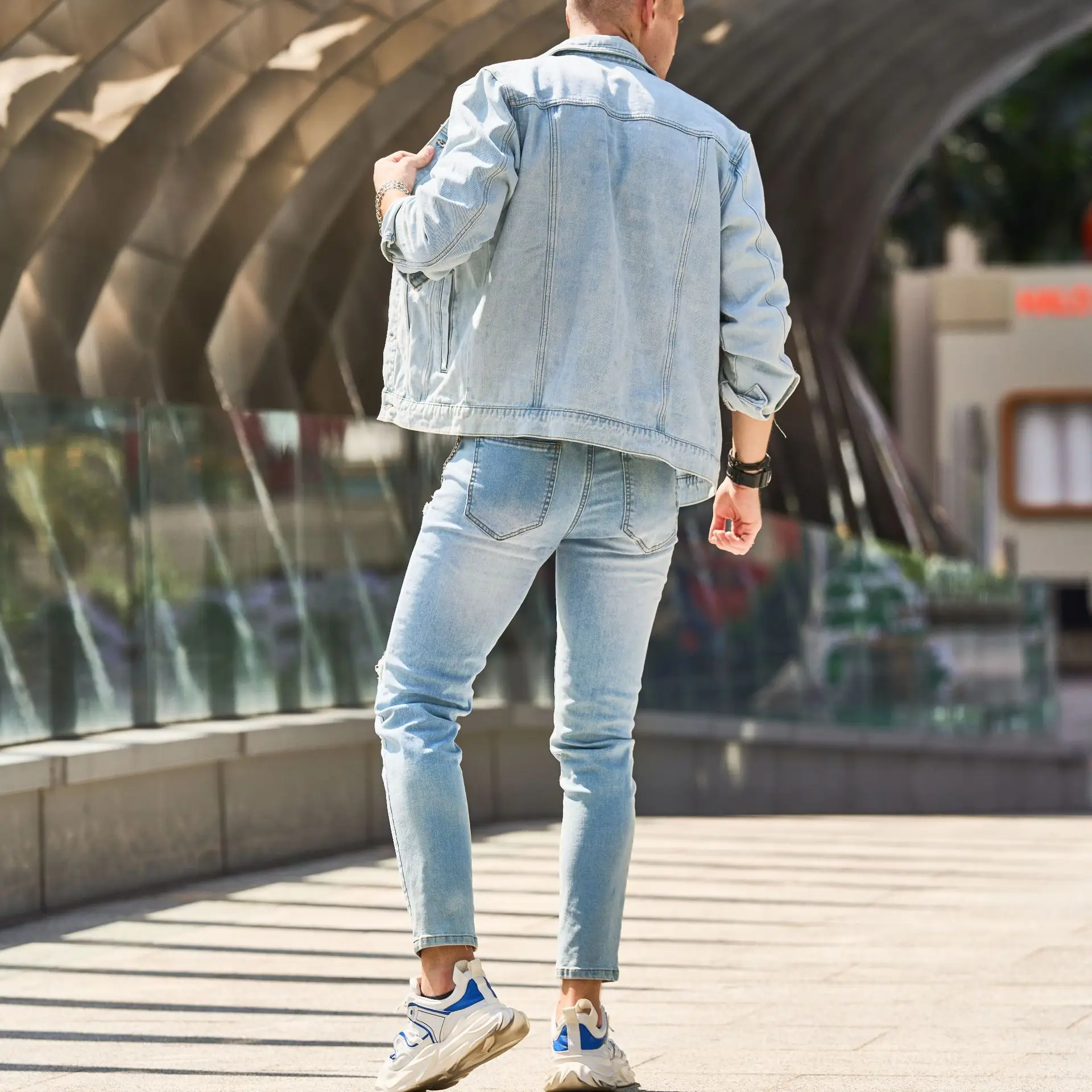 Джинсовая куртка мужская рваная потертая из денима ковбойская верхняя одежда