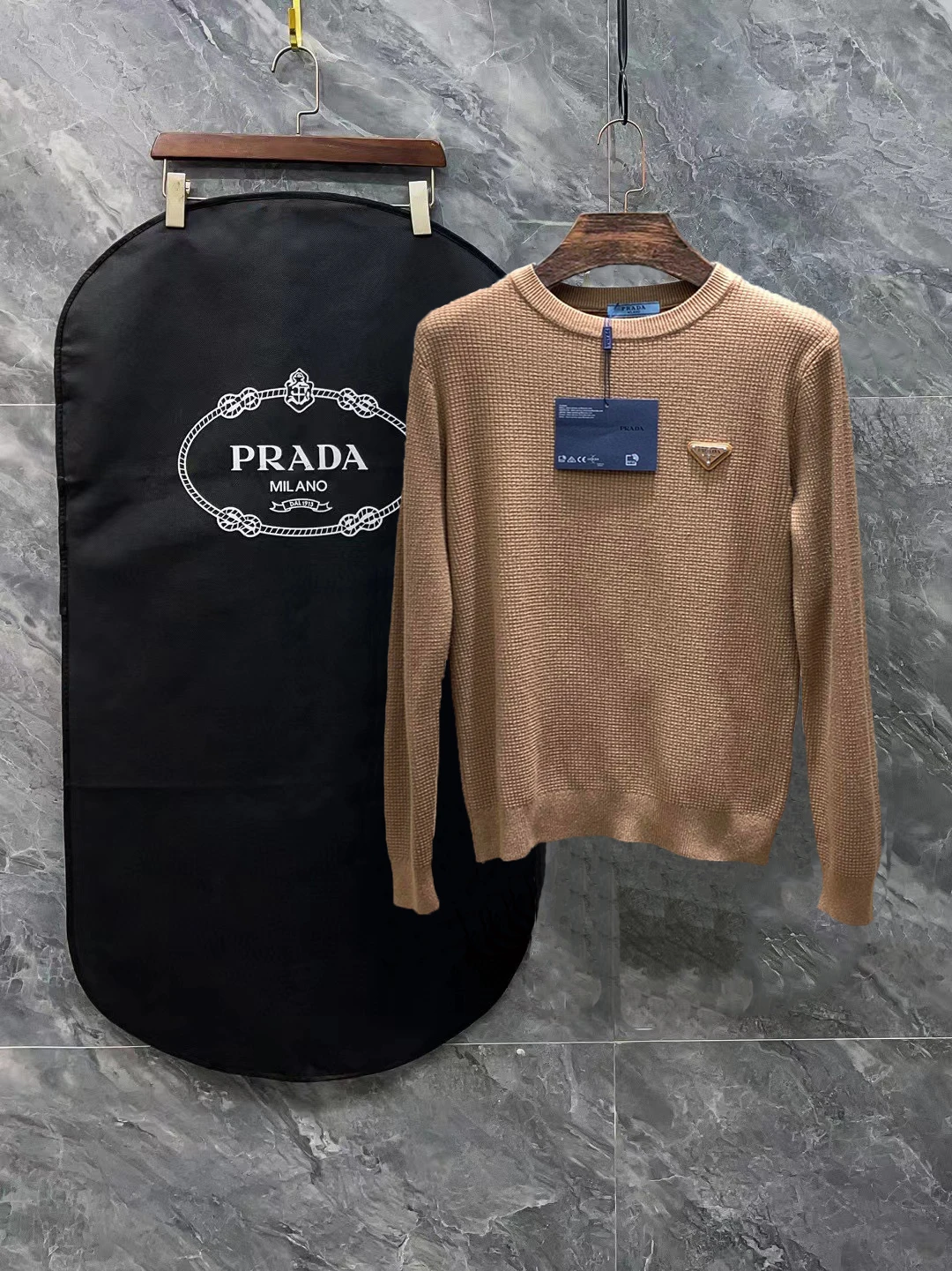Свитер PRADA высокое качество Мода согреться Тонкая посадка вязаный Износостойкий
