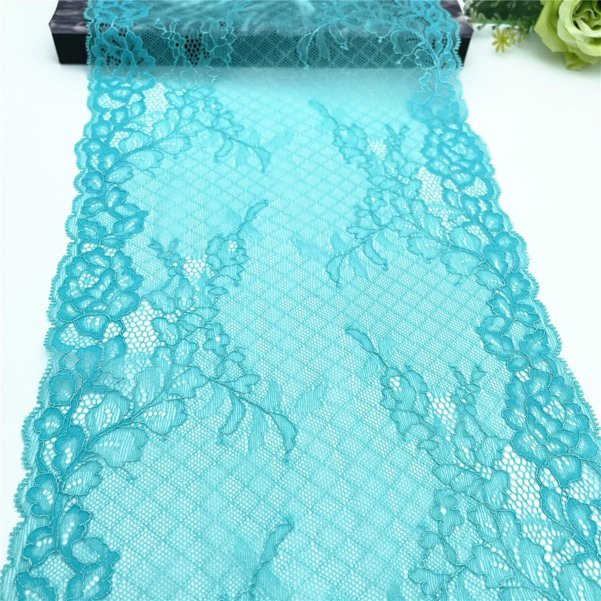 

Эластичная растягивающаяся кружевная отделка для юбки, Ширина 22 см