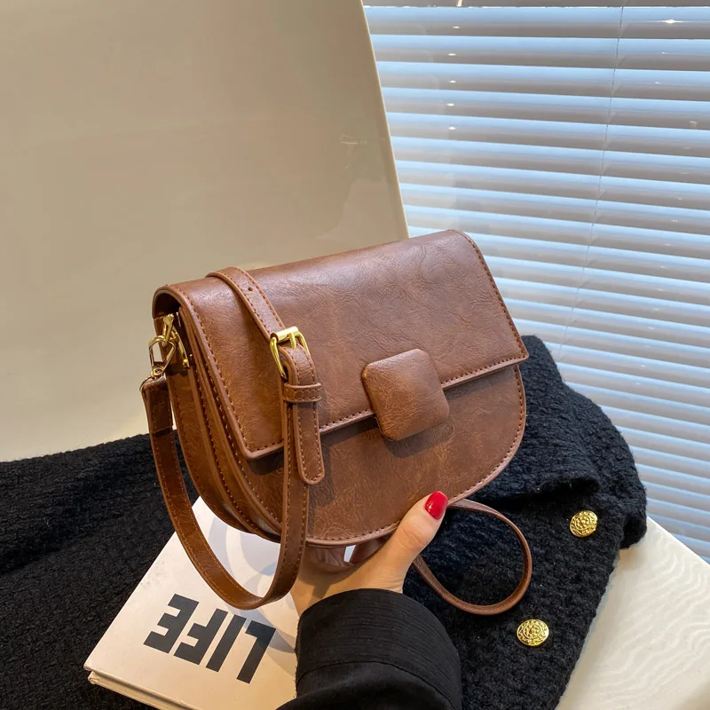 

High Quality Leather Saddle Crossbody Bags for Women 2023 Vintage Trends Female Handbags and Purses The Latest Flip Shoulder Bag