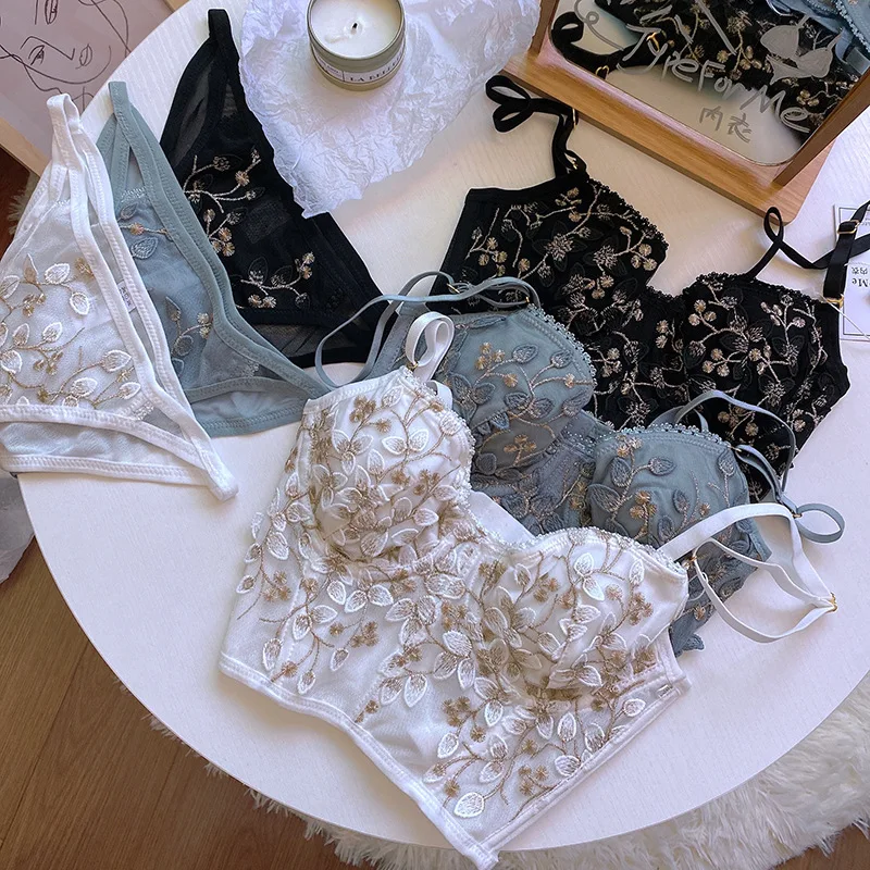 

New Embroidery Lace Flowers French Underwear Bralette Sexy Body Shaping Push Up Bra Set Romantic White Black Cute Lingerie Thin
