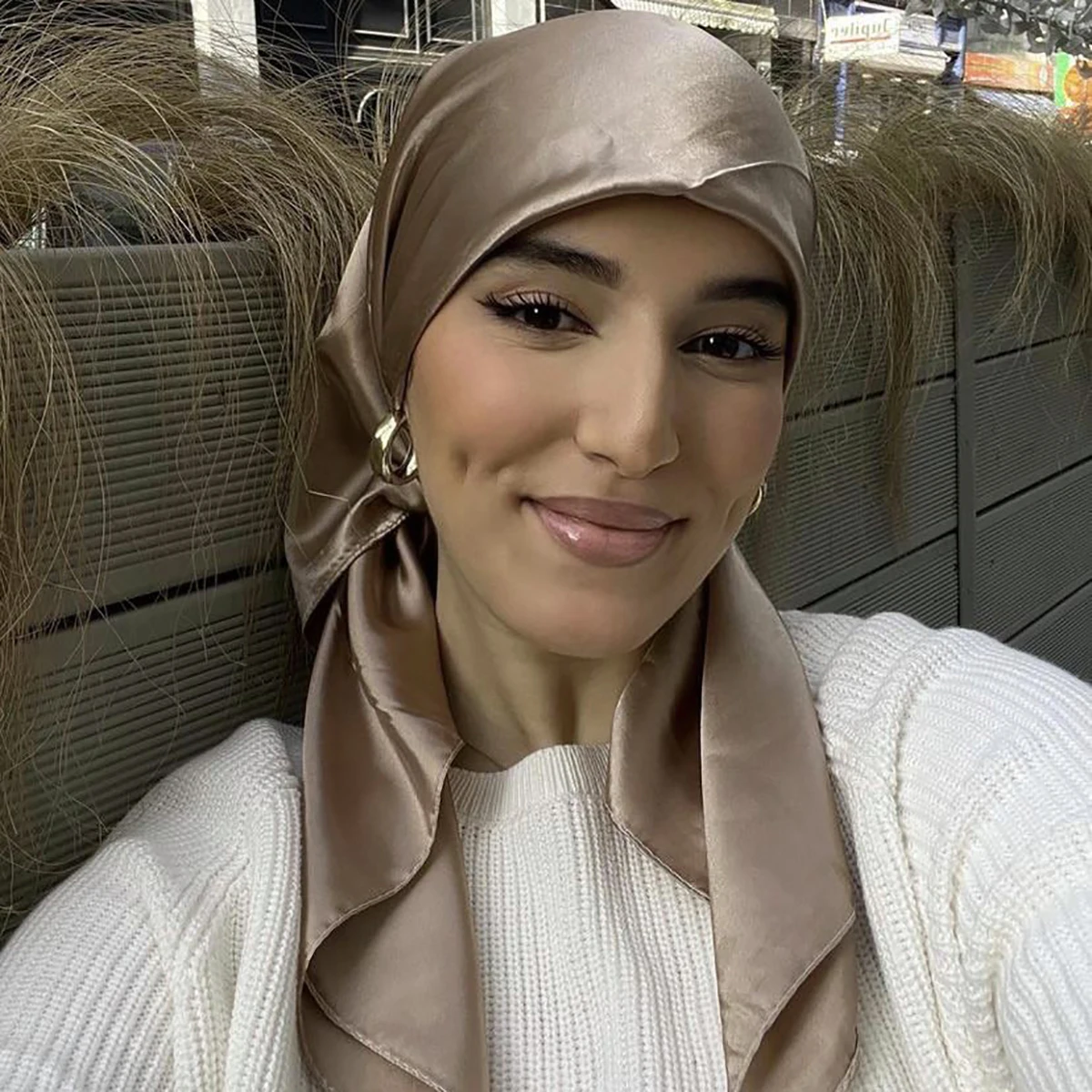 Женский однотонный шелковый шарф 90x90 см цвета в ассортименте