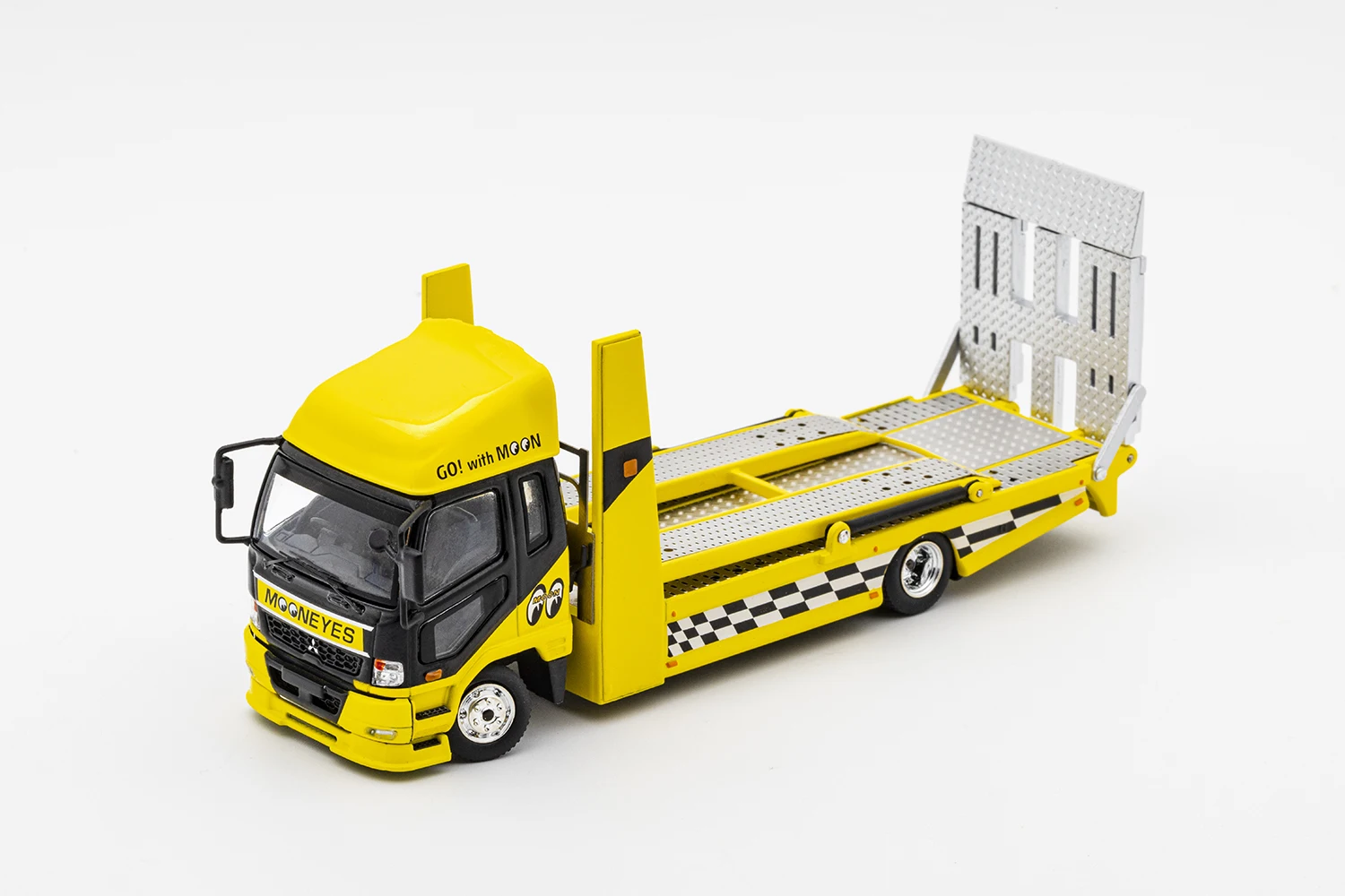 Фото GCD 1:64 Fuso Fighter Mk2 FK 2017, поднятые двухэтажные буксировочные установки HKS, литая под давлением модель автомобиля №4
