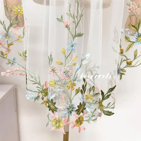 Романтическая и уникальная цветная кружевная вуаль длиной до кончиков пальцев, идеально подходящая для улицы, сада, вечеринки или тематической свадьбы