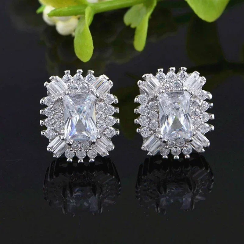 Новый новый дизайн серьги-гвоздики геометрической формы кристаллы с кубическим