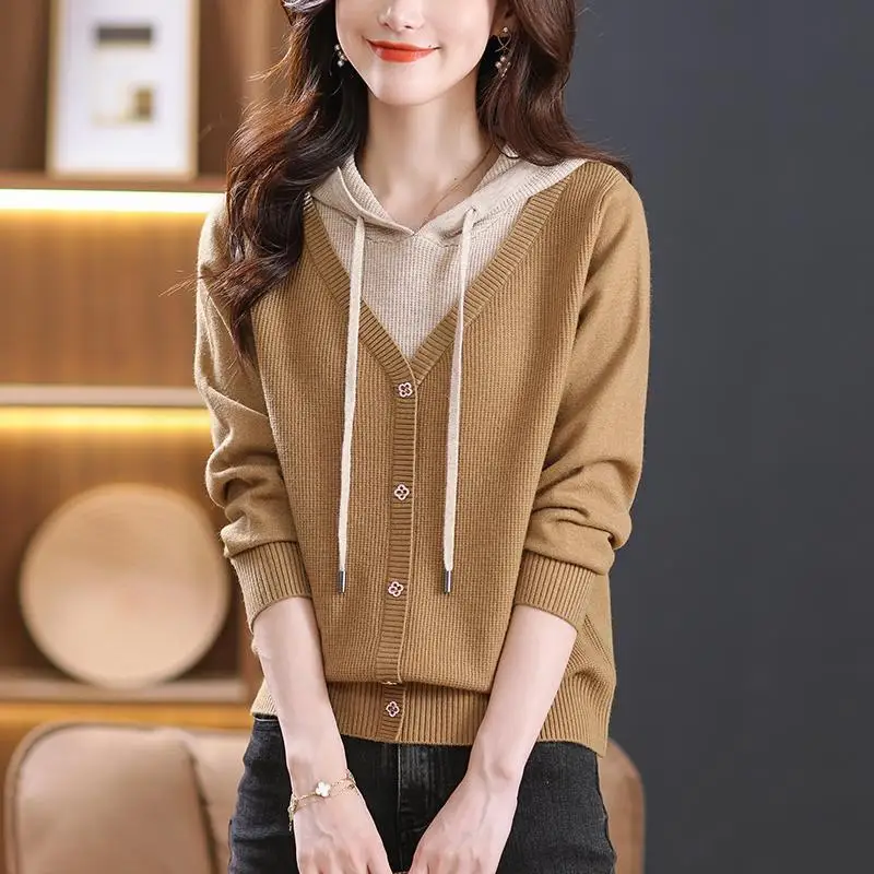 

2023 Autumn and Winter Women's Hooded Patchwork Button Drawstring Loose Fashion Casual Elegant Commuter Long Sleeve Sweater