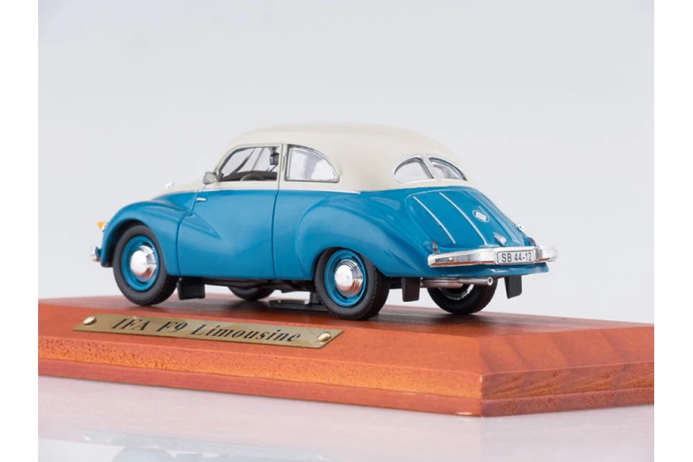 IFA F9 LIMOUSINE BLUE/BEIGE