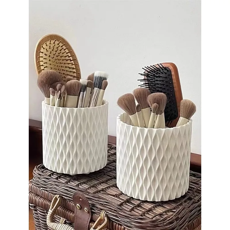 

360 rotating makeup brush storage barrel eye shadow brush bucket dresser shelf student desktop pen holder storage box